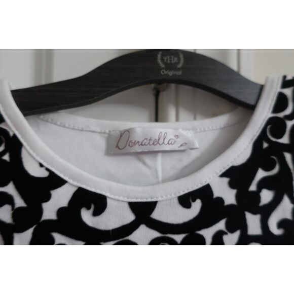 White Nightgown Size Small Women, Comfortable NWOT - Picture 3 of 4